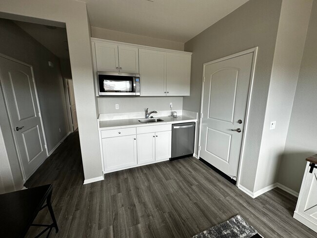 Building Photo - 26796 Baneberry Ct