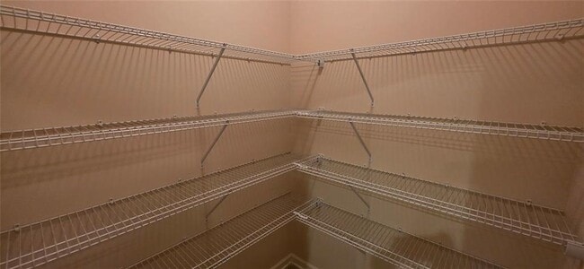 Building Photo - 3912 Brockenhurst Dr