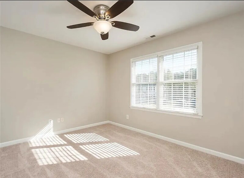 Building Photo - 824 Lockesley Ln