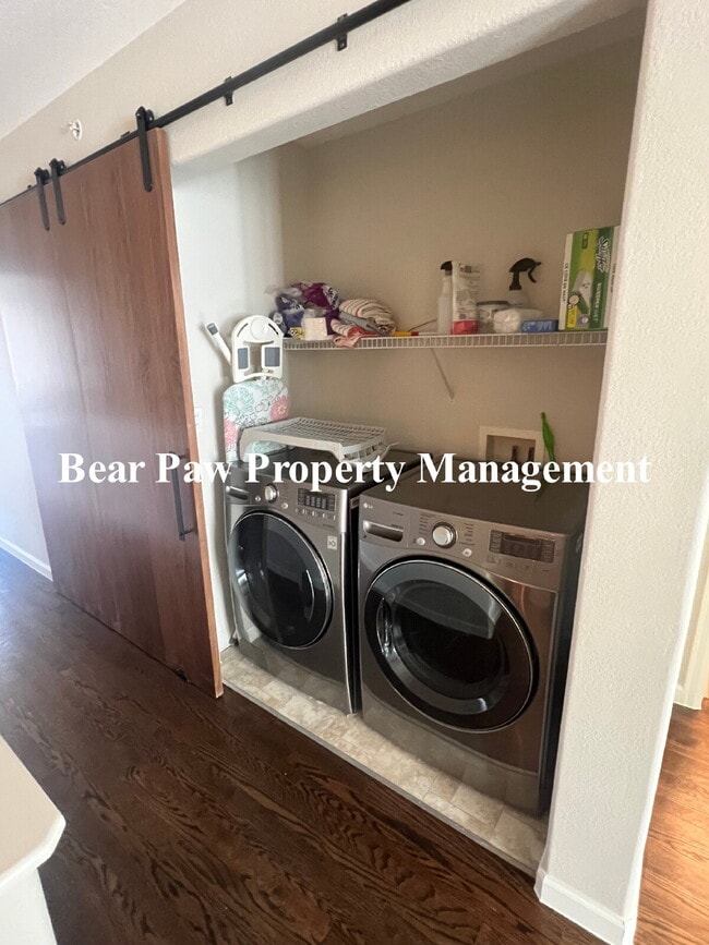 Building Photo - Beautiful Townhome in Belmar!!