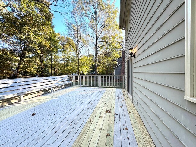 Building Photo - Well Maintained 3 Bedroom with Large Back Deck & Detached Garage!