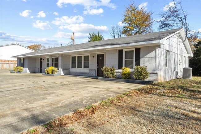 Building Photo - Homestead Duplexes
