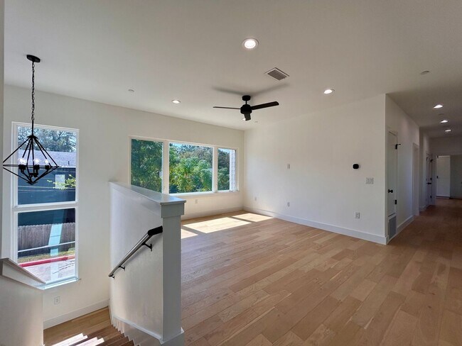 Building Photo - 4010 Clawson Rd