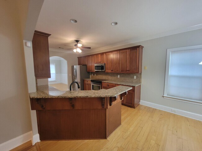 Building Photo - 627 Burgamy Pass