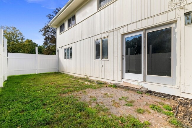 Building Photo - 8 Burma Rd