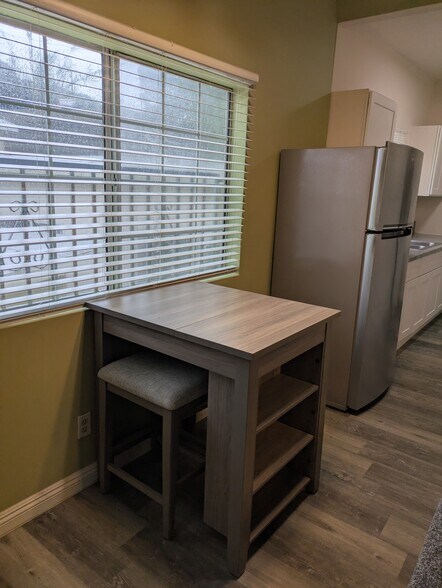 Kitchen Table - 1125 N Gage Ave