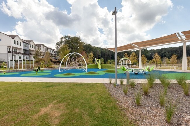 Building Photo - Stylish Townhome Minutes From Grant Park a...