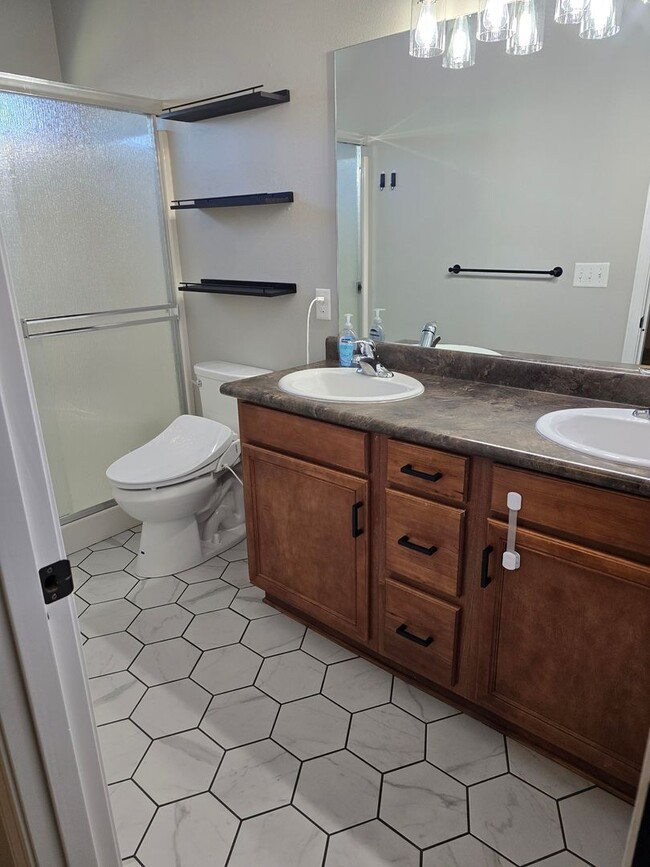 Building Photo - 3 bed 2 bath Single  Home for Rent in Gran...