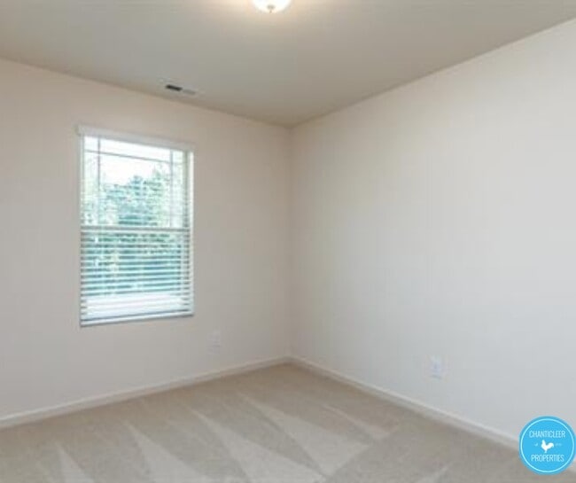 Building Photo - 882 Saratoga Dr