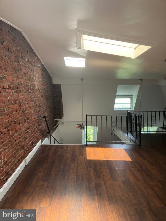 Building Photo - 1127 S 48th St