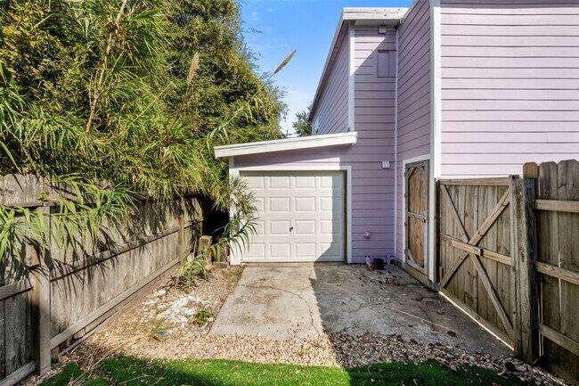 Building Photo - 3218 Ave Q 1/2