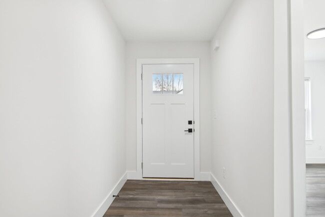 Building Photo - 4029 Cedar Fls Ln