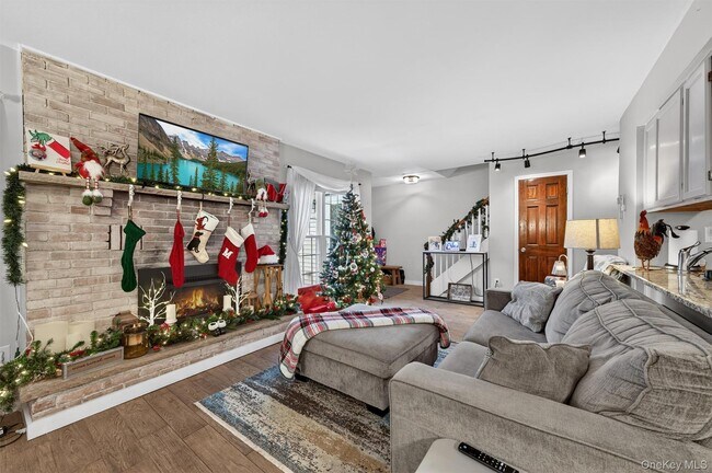 Building Photo - 74 Homestead Village Dr