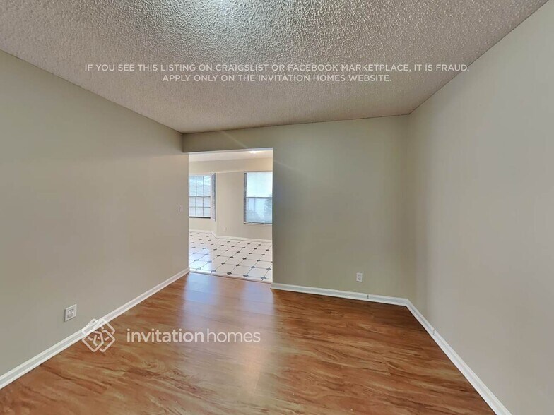 Building Photo - 5830 NW 40th Ln