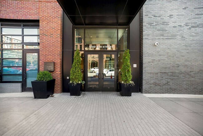Building Photo - One Month Free For A Lease Start by 8/3! 6...