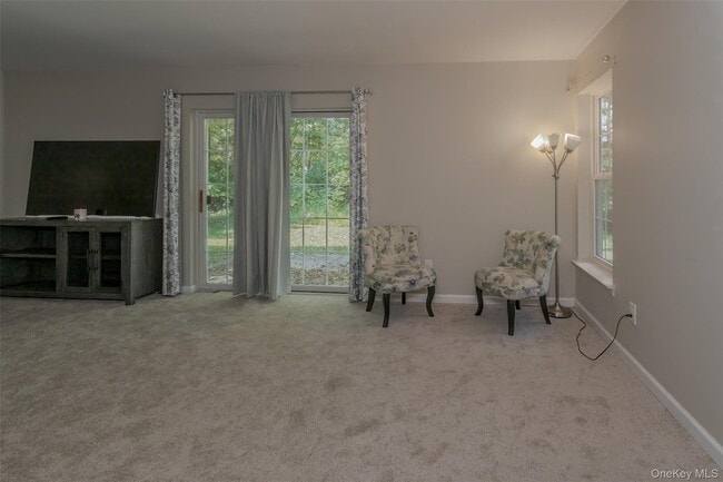 Building Photo - 423 Kings Hwy