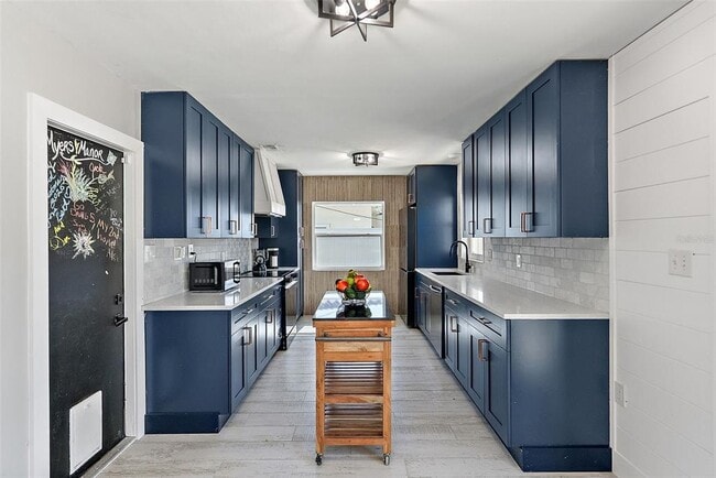 Building Photo - 10132 4th St E