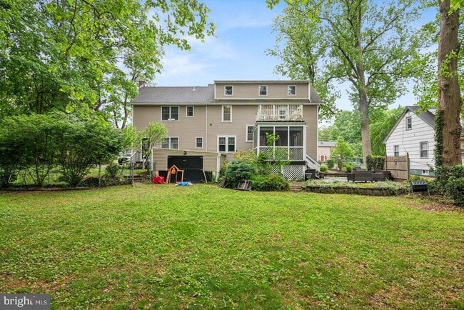 Building Photo - 405 W Mantua Ave