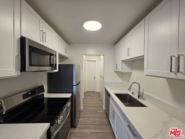 Building Photo - 1433 Brockton Ave