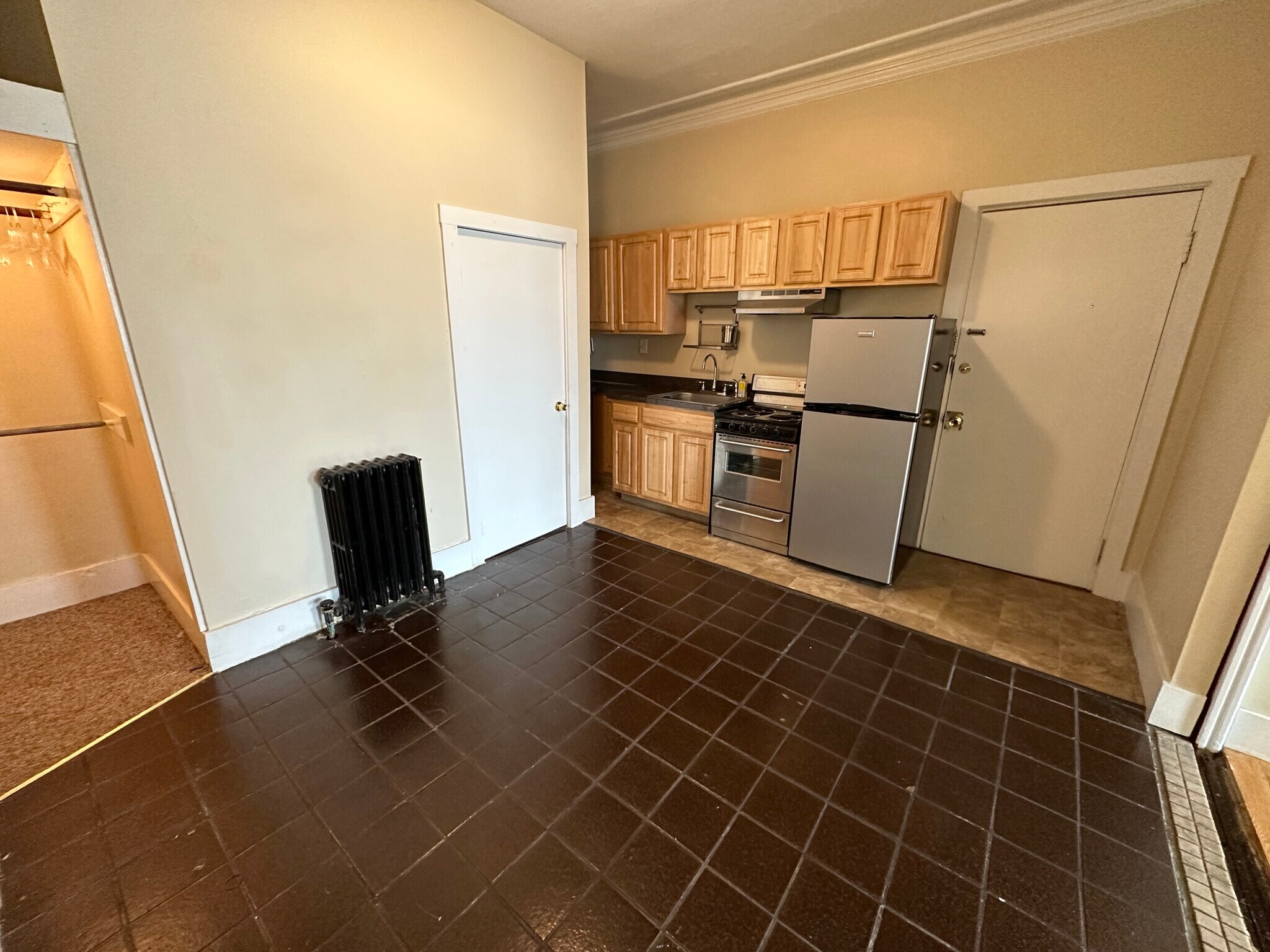 Building Photo - 375 Dorchester St