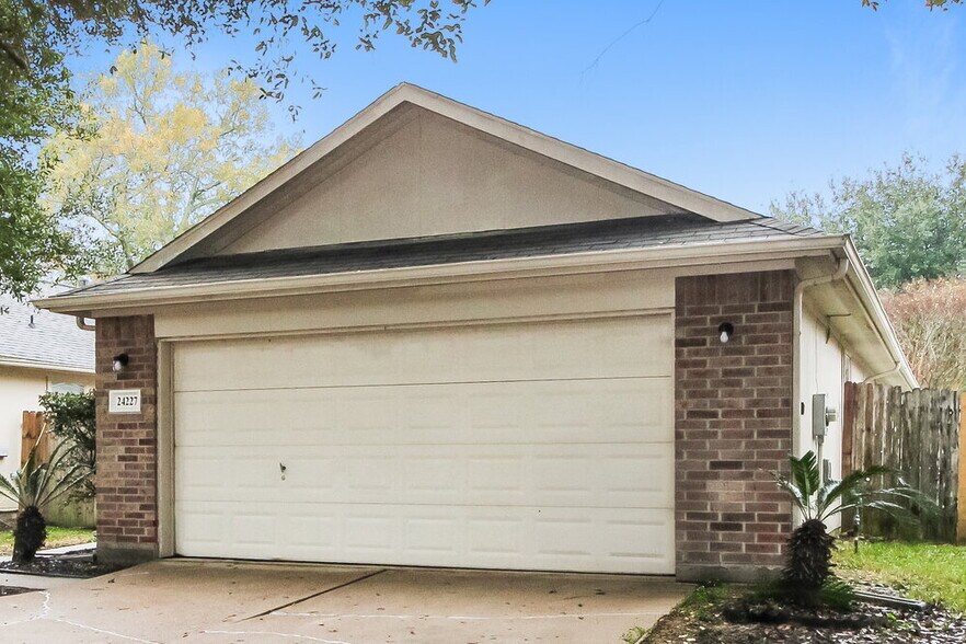 Building Photo - 24227 Silver Maple Dr