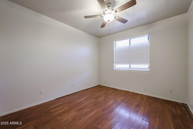 Building Photo - 2568 E Santa Rosa Dr