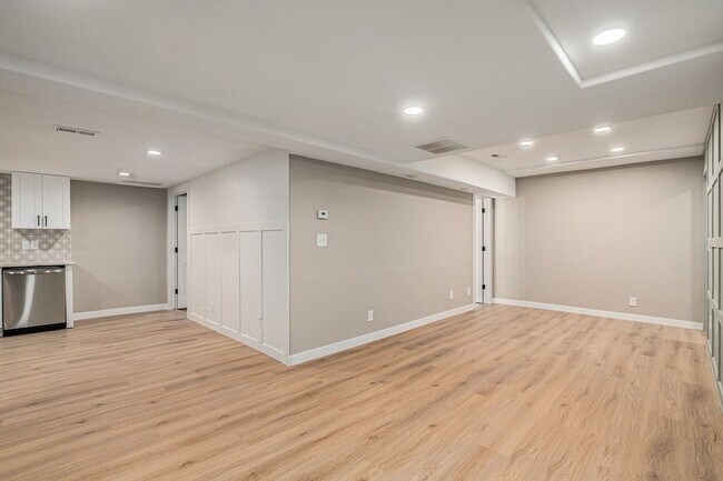 Building Photo - Just Remodeled!