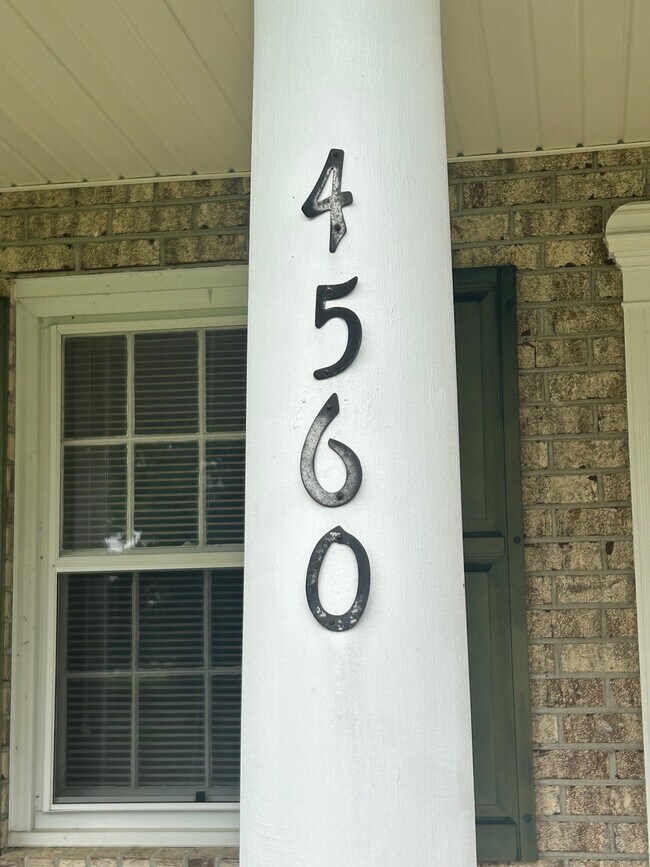 Building Photo - 4560 Smith Rd
