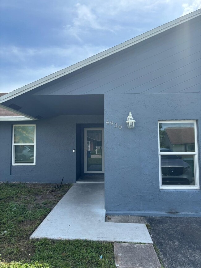 Building Photo - 4930 NW 85th Terrace