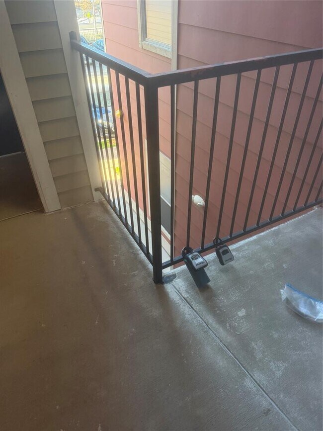 Building Photo - 1901 Crossing Pl