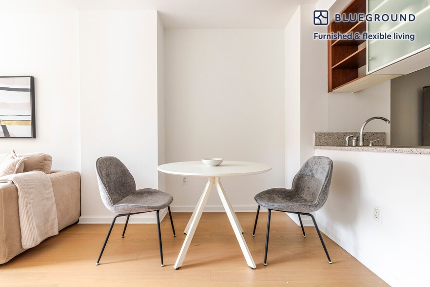 Building Photo - 535 W 23rd St