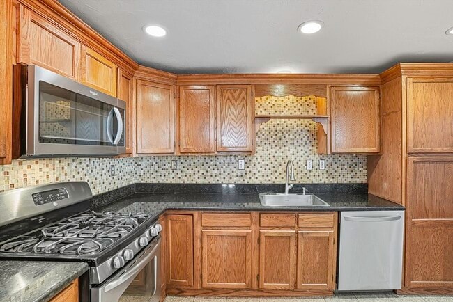 Building Photo - 237 South St