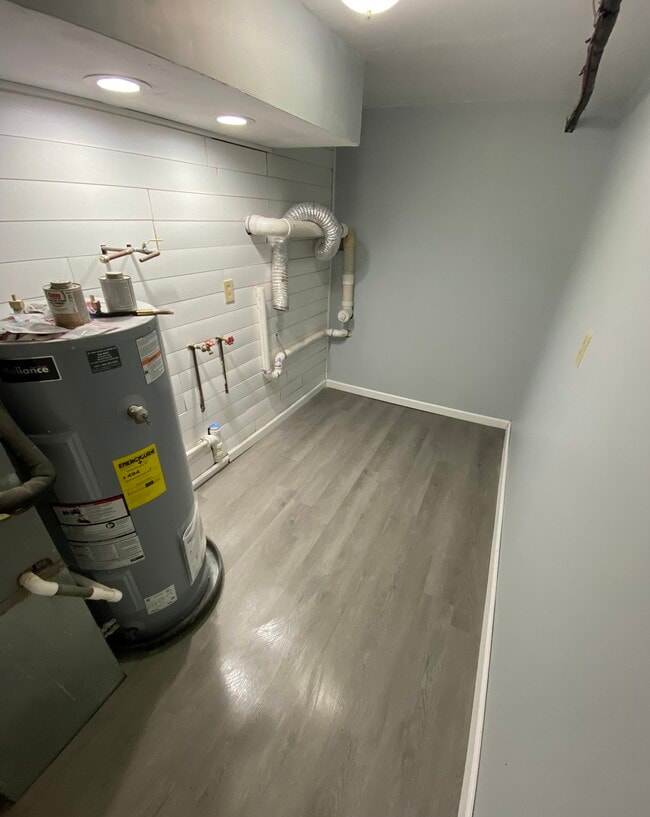 Laundry Room - 7108 Cobb Cir