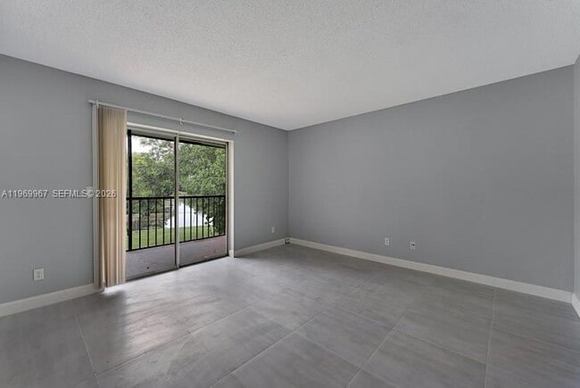 Building Photo - 1430 Meadows Cir W