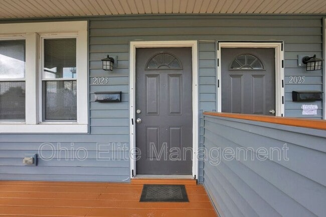 Building Photo - 2023 Sullivant Ave