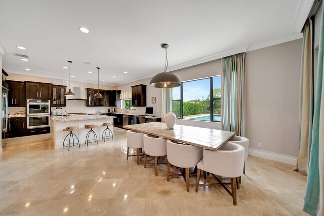 Building Photo - 10302 Sweet Bay Manor