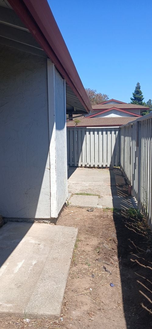 Building Photo - Tabor Oaks