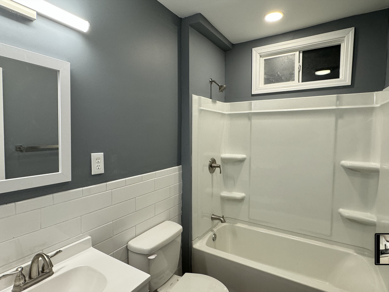 Bathroom - 2455 E Main St