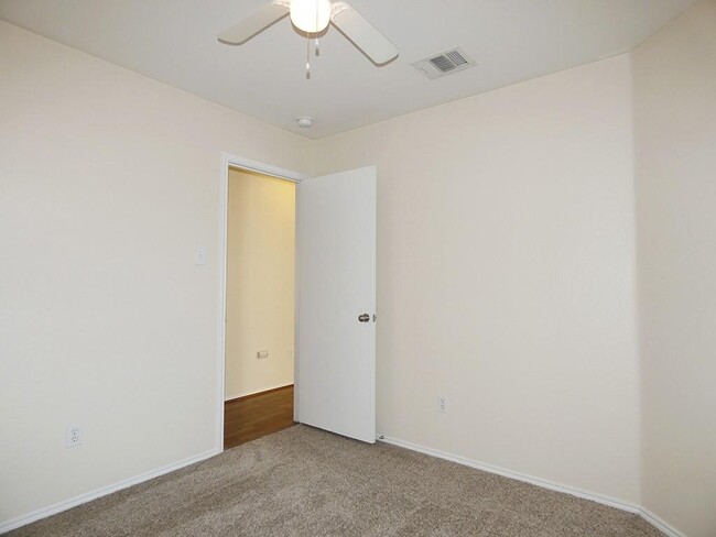 Building Photo - 1107 Canada Wild Dr