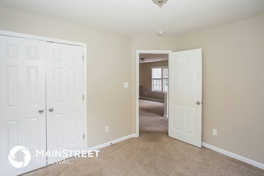 Building Photo - 8930 1st Run Ct