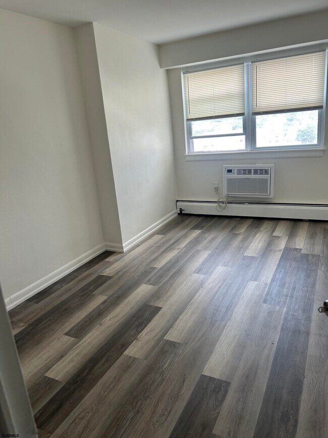 Building Photo - 3817 Ventnor Ave