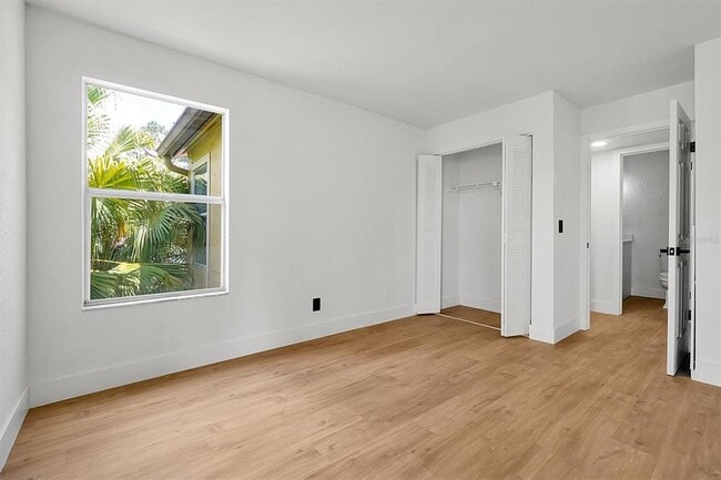 Building Photo - 5168 Conroy Rd