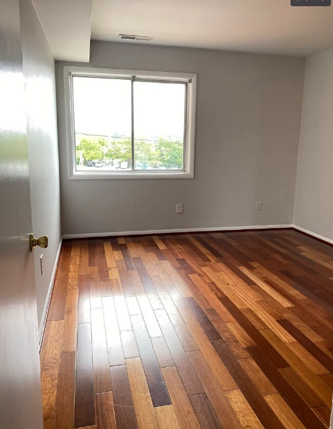 Building Photo - 3404 25th St S