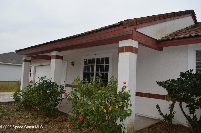 Building Photo - 213 Abello Rd SE