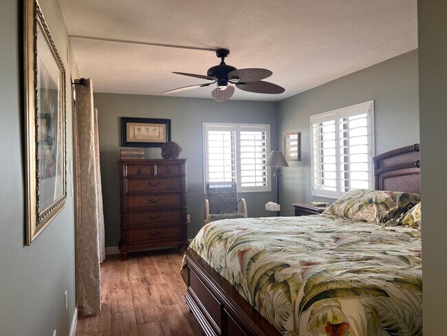 Building Photo - Venice, FL 2BR/2BA Condo in a Gated, Gulf front Community