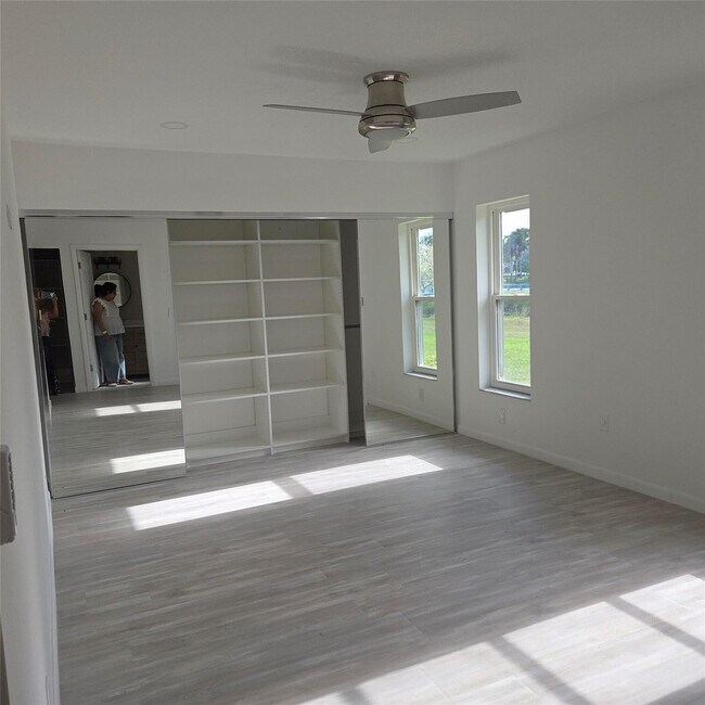 Building Photo - 5385 Lakefront Blvd