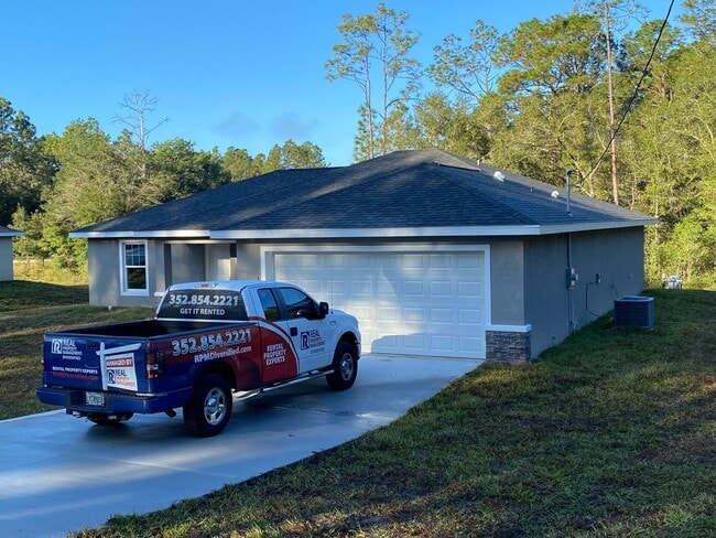 Building Photo - Custom Home - Desirable SW Dunnellon Neigh...