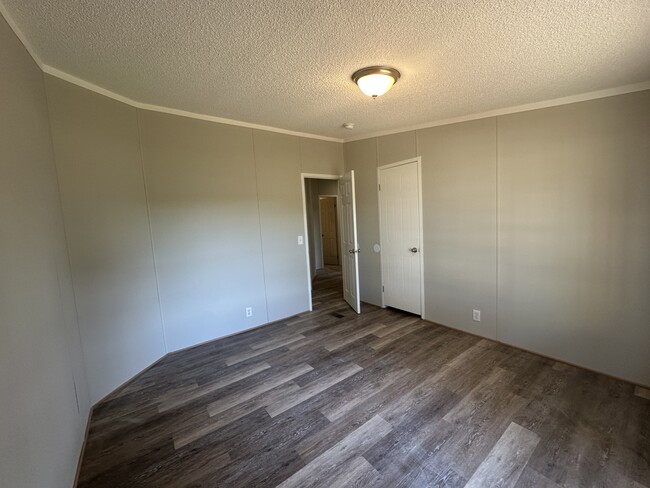 Building Photo - 796 Apple Orchard Rd