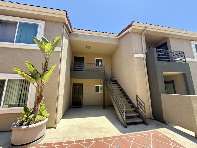 Building Photo - 7425 Charmant Dr