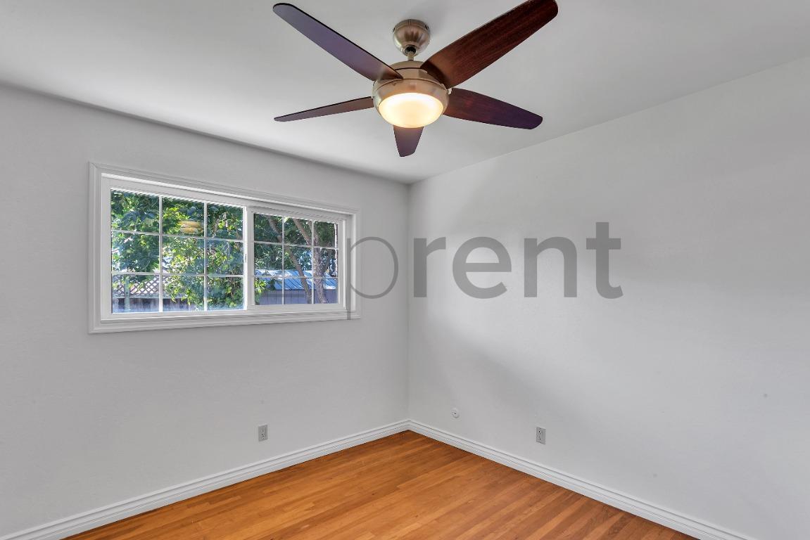 Building Photo - Unit